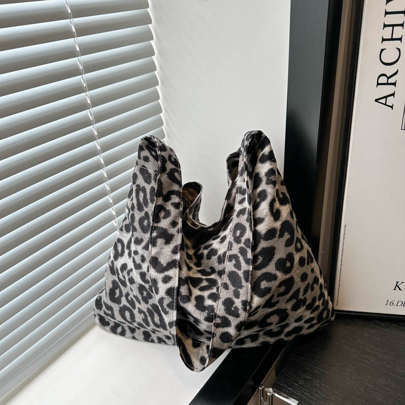 Simple Large Capacity Urban Fashion Leopard Print Shoulder Messenger Bag